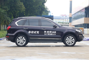 2017款哈弗H8 2.0T自动汽油四驱尊享型