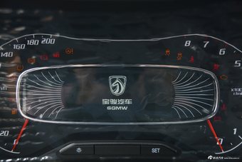 2017款宝骏510 1.5L自动豪华型