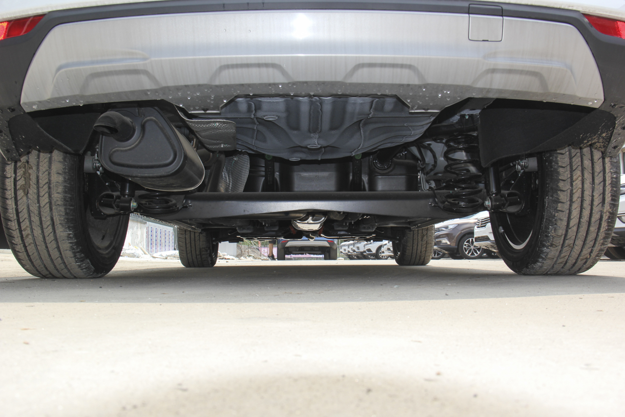 2018款荣威RX3 1.6L手动精英版