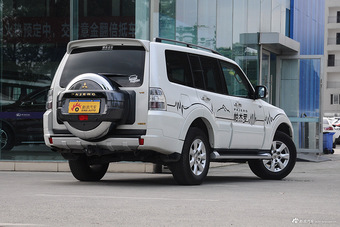 2016款帕杰罗（进口）3.0L自动豪华版 国4