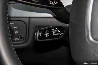 2016款奥迪A8L 3.0T自动45TFSI quattro舒适型