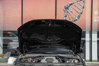 2016款奥迪A8L 3.0T自动45TFSI quattro舒适型