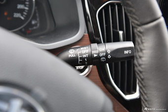 2017款森雅R7 1.6L 自动尊贵型