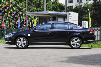 2016款迈腾1.8T自动TSI智享豪华型 幻影黑