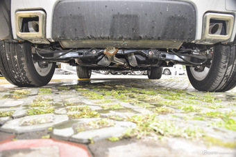 2015款陆风X7 2.0T自动全景尊贵版