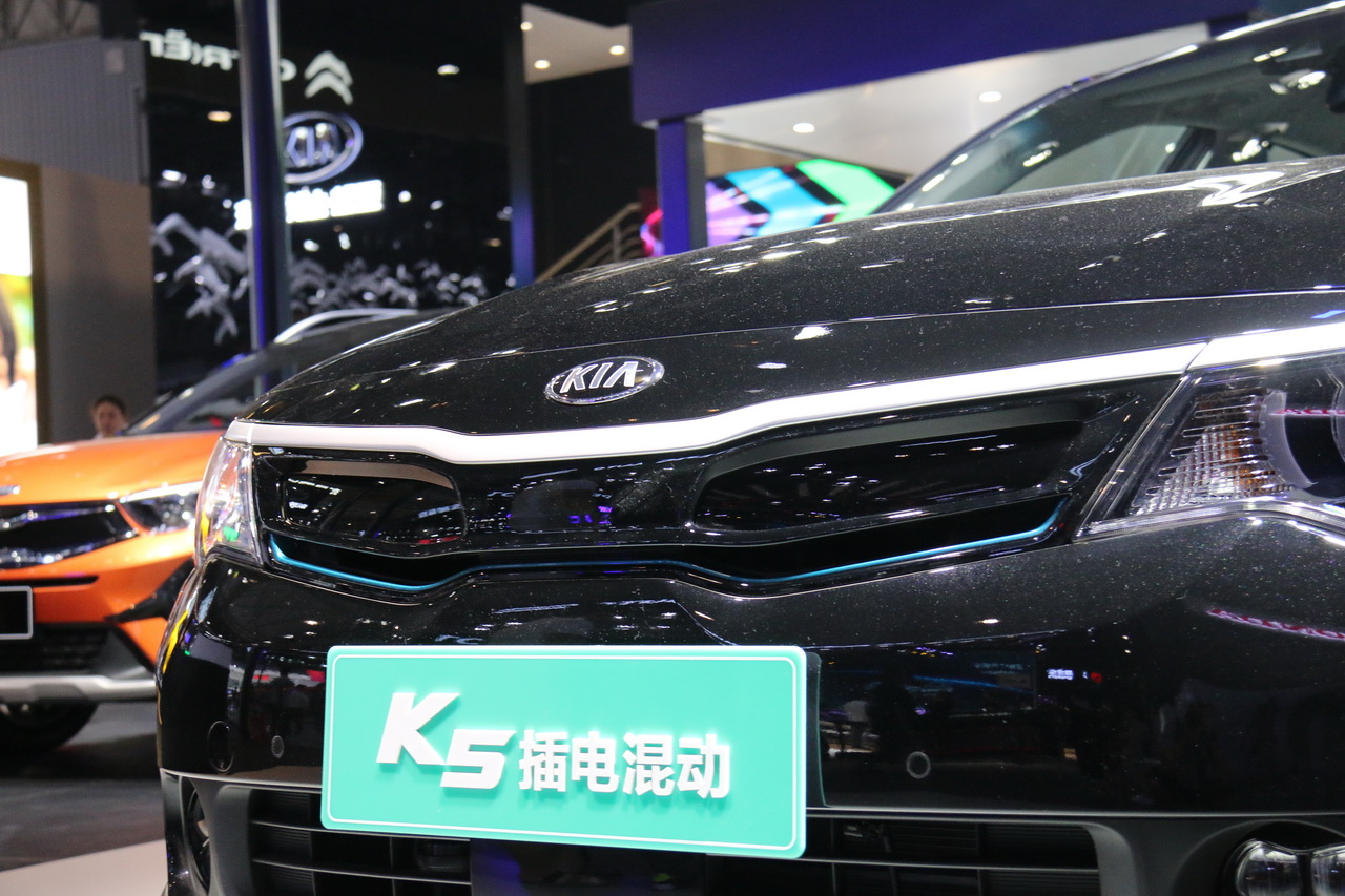 起亚K5插电混动