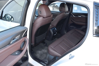 2019款宝马X4 2.0T自动xDrive25i M运动套装