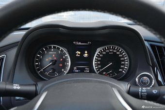 2018款英菲尼迪Q50L 2.0T自动豪华运动版