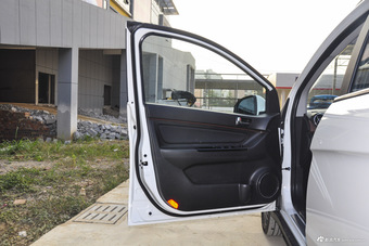 2016款昌河Q25 1.5L自动乐惠版