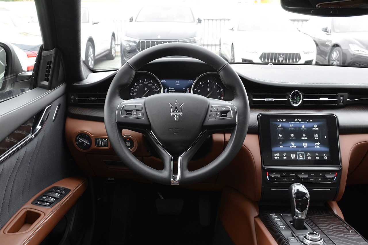 2018款总裁3.0T自动430Hp 豪华版