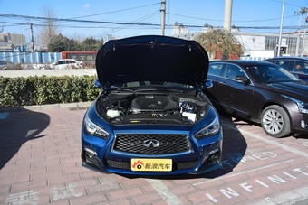 2018款英菲尼迪Q50L 2.0T自动豪华运动版