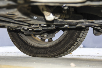 2014款众泰Z300 1.5L手动豪华型