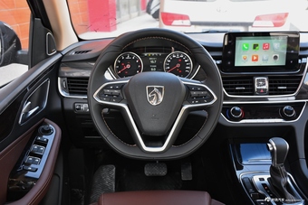 2017款宝骏560 1.5T DCT旗舰型7座