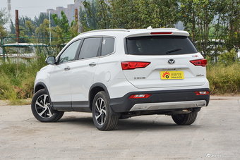 2018款北汽幻速S7 1.5T 手动尊贵型