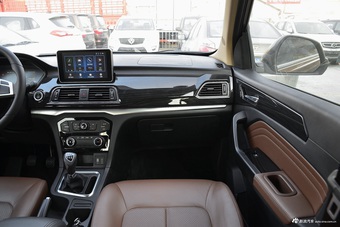 2017款北汽威旺 M50F 1.5L 手动豪华型 棕色