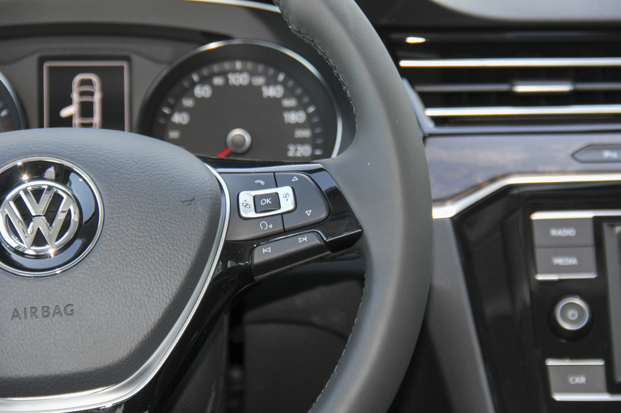 2018款迈腾改款1.8T自动330TSI DSG豪华型