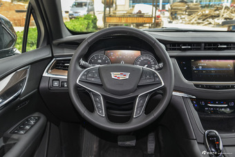 2016款XT5 2.0T自动28T四驱领先型