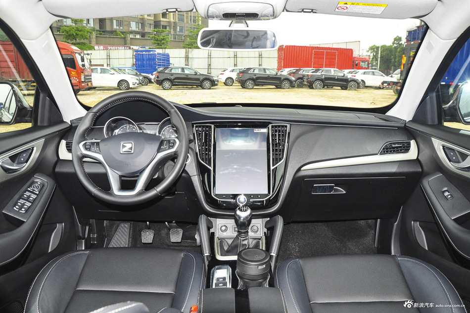 2016款众泰SR7 1.5T手动魔方之心版