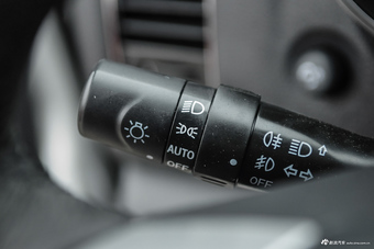 2016款萨瓦纳2.8T手动四驱柴油尊享版5座