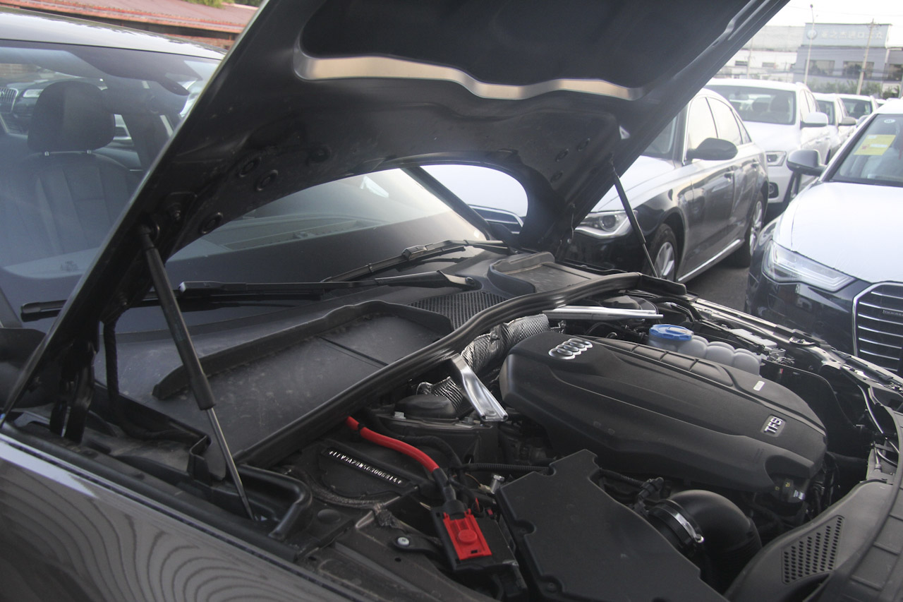 2017款奥迪A4L 2.0T自动40TFSI运动型