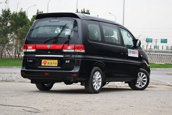 2017款东风风行菱智M5 1.6L手动豪华型