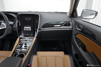 2018款比亚迪秦EV450 智联尊尚型