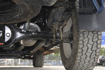 2018款领主2.5T手动柴油大双两驱豪华型 