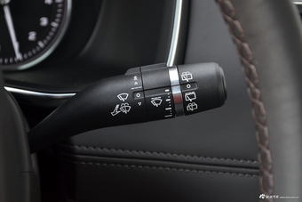 2018款荣威RX8 2.0T自动智联网四驱旗舰版