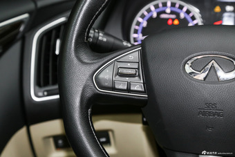 2016款英菲尼迪Q50L 2.0T自动豪华版 