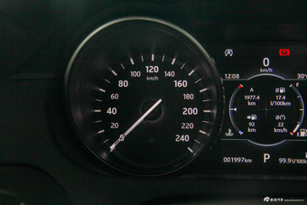 2018款发现神行2.0T自动HSE LUXURY