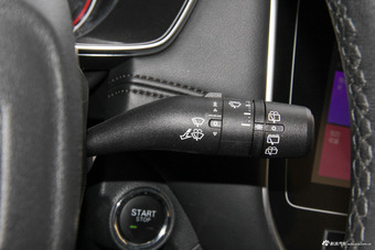 2018款荣威RX3 1.3T自动互联网智尊版