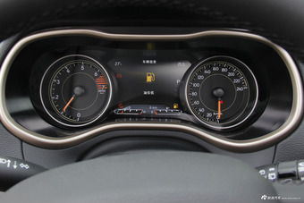 2016款自由光2.0L自动优越版