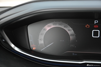 2017款标致5008 1.8T自动380THP精英版7座