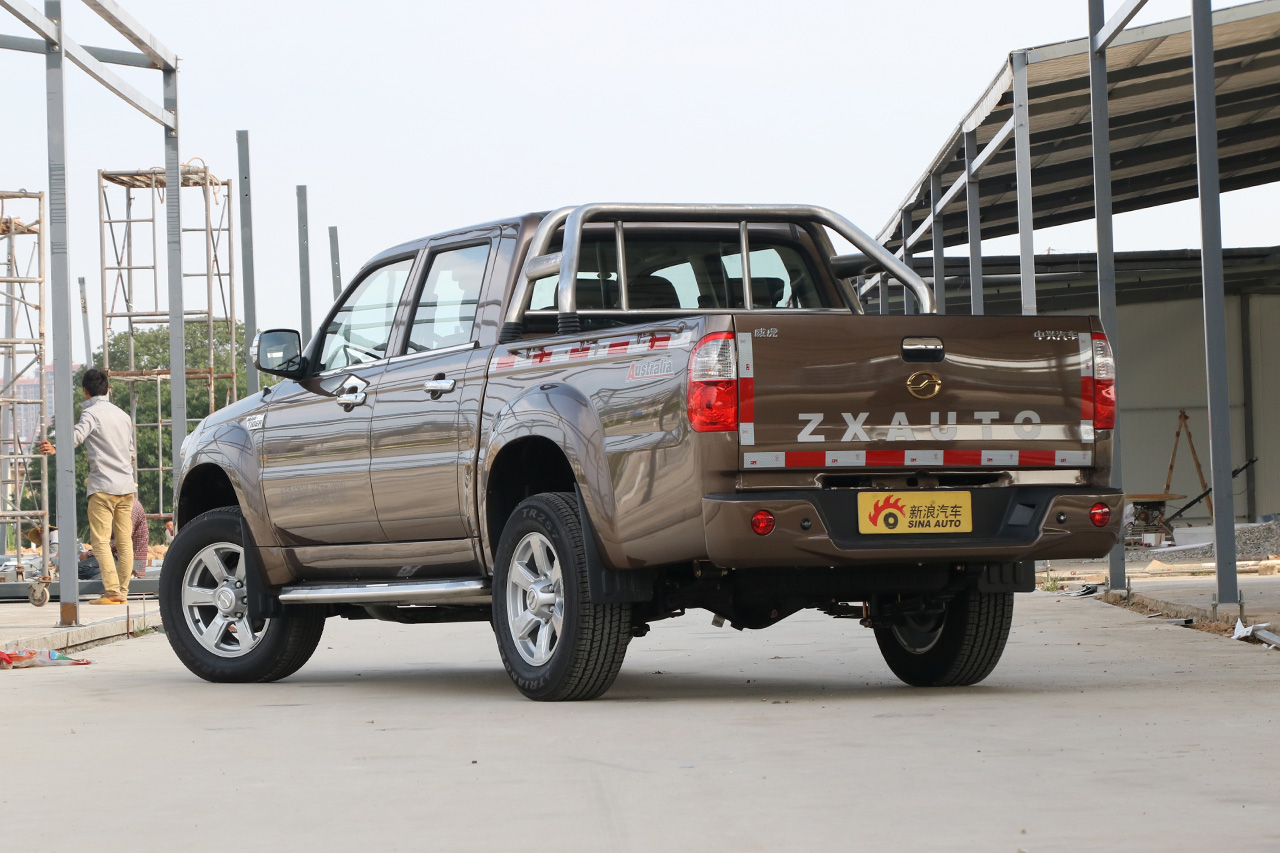 2018款中兴威虎 2.5T柴油国V两驱豪华型中双XD25T5