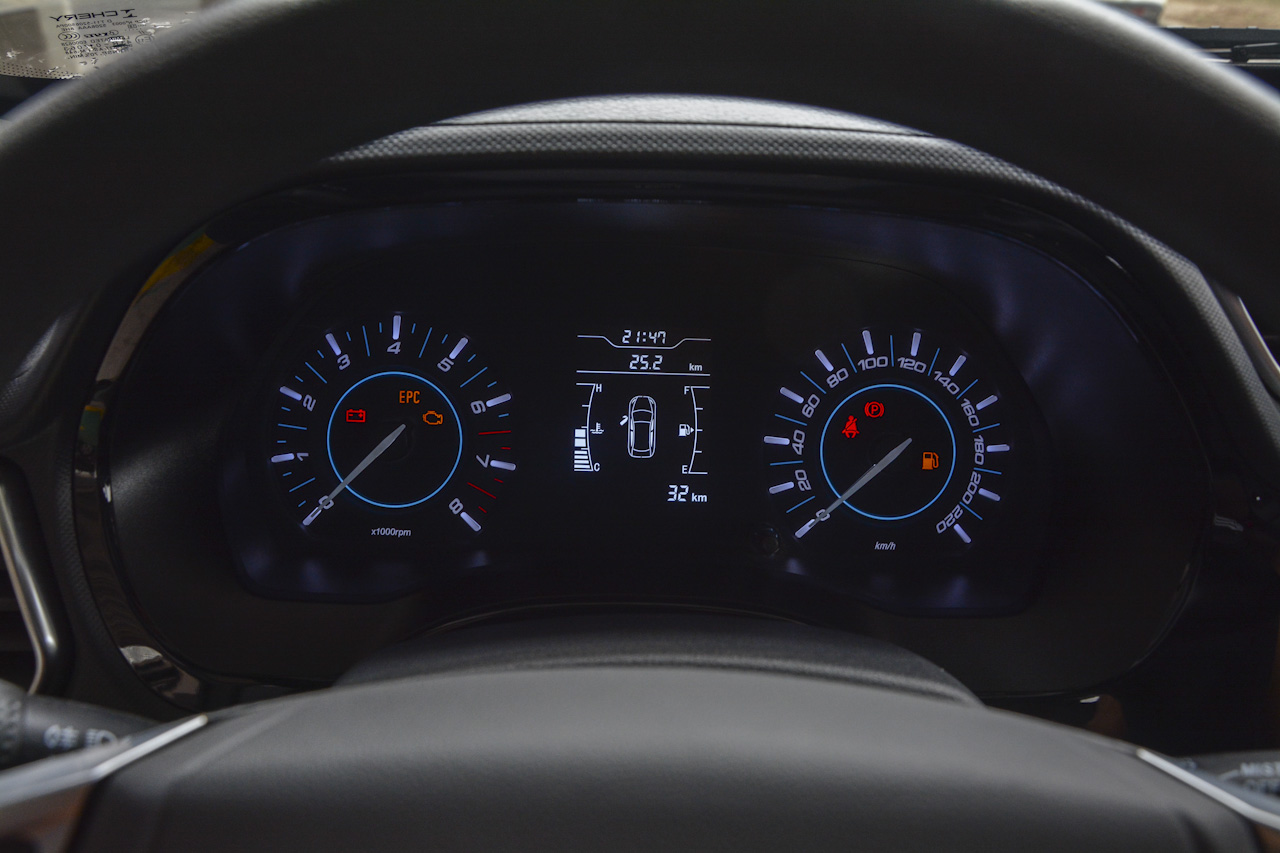 2018款瑞虎3 1.6L手动百万全球版