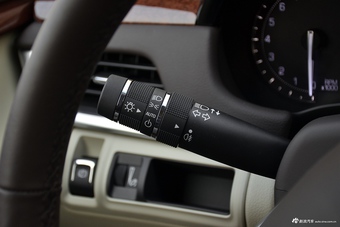 2017款XTS 2.0T自动28T精英型