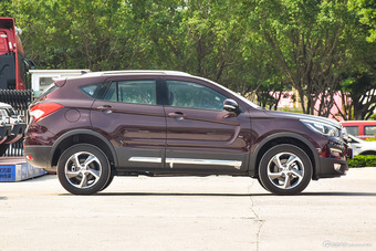 2017款海马S5强动力版1.5T自动尊贵型