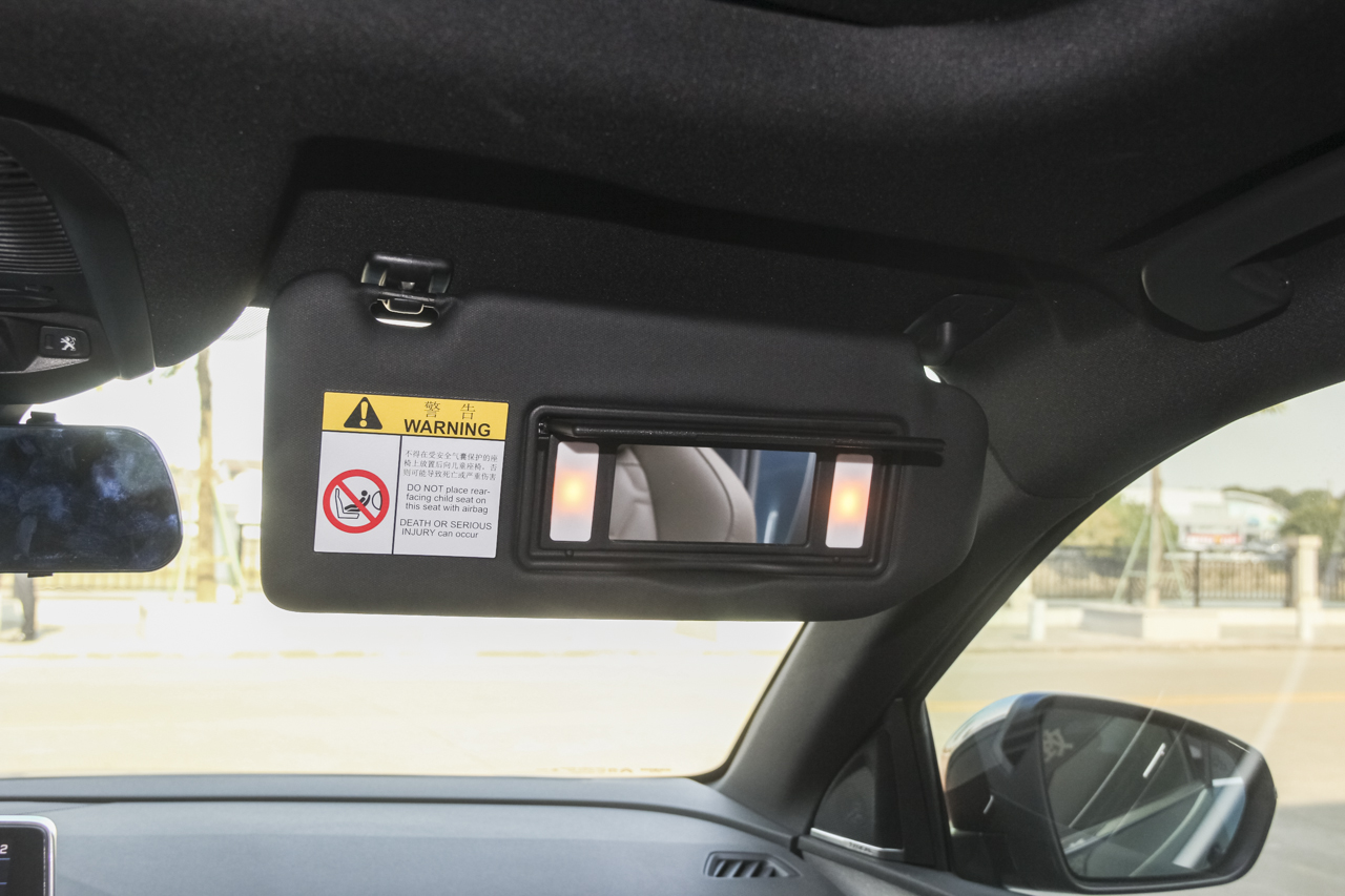 2017款标致5008 1.8T自动380THP豪华GT版7座