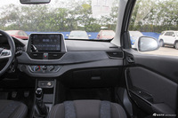 2016款宝骏310 1.2L手动舒适型