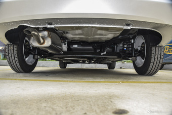 2015款赛欧3 1.5L手动理想版（天窗）