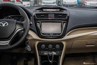 2015款英致737 1.5L手动豪华导航版