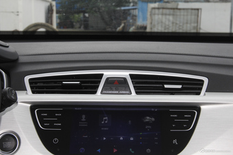 2018款吉利博越1.8TD自动智慧型4G互联版