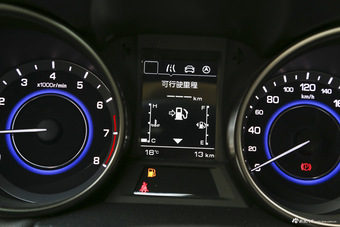 2016款逸动1.6L手动风尚型