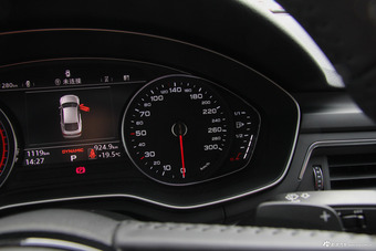 2017款奥迪A5 2.0T自动Sportback 45 TFSI时尚型
