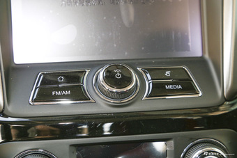 2016款长安CS15 1.5L自动豪华版