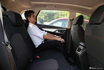 2017款宝骏560 1.5T 手动舒适型7座 