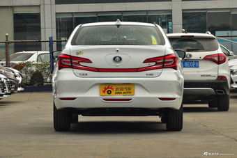 2017款比亚迪秦100 1.5T