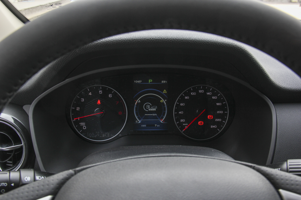 2019款比亚迪宋1.5TI自动智联越动型