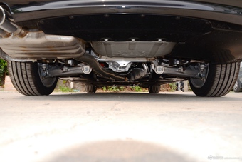 2017款宝马5系2.0T自动528Li 领先型