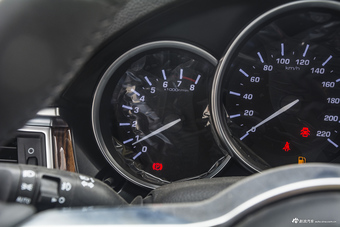 2017款众泰SR9 2.0T自动极致之心版